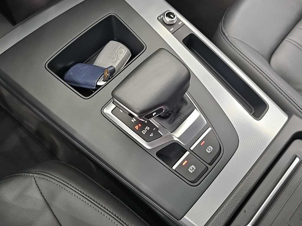 Audi Q5 — photo 08