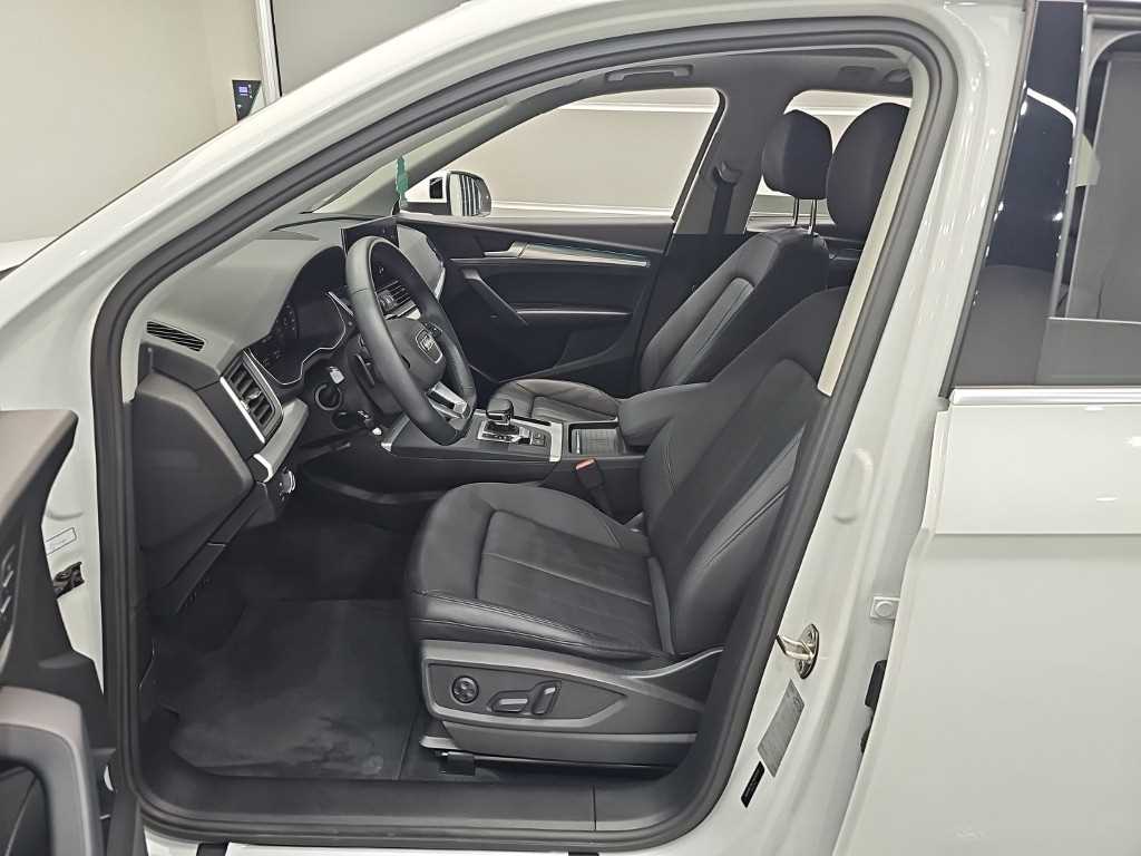 Audi Q5 — photo 11