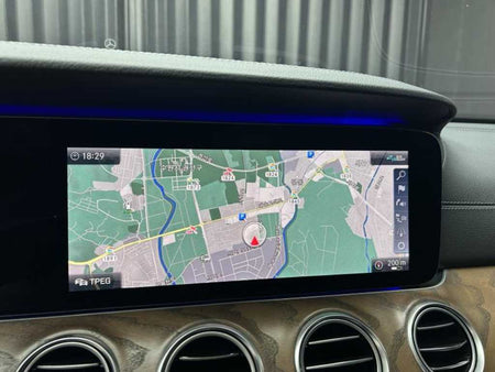 Mercedes-Benz E-Class — photo 10