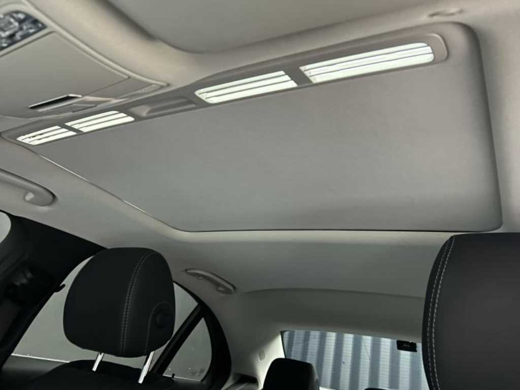 Mercedes-Benz E-Class — photo 18