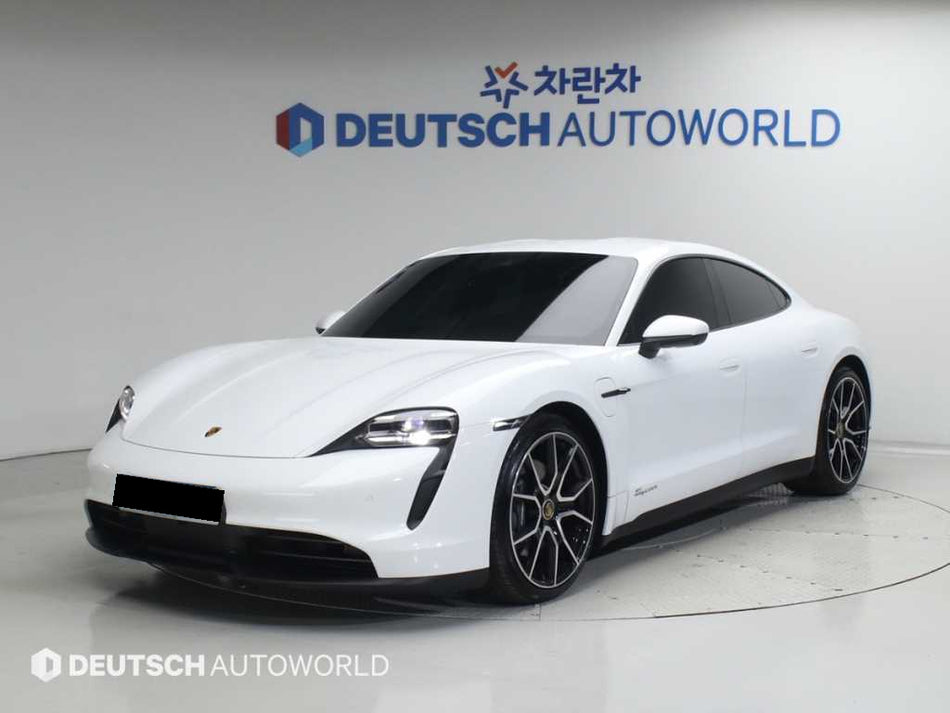 Porsche Taycan — photo 01