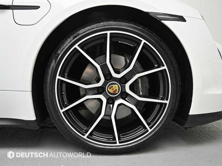 Porsche Taycan — photo 05