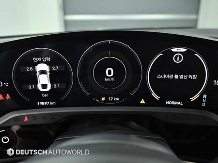 Porsche Taycan — photo 08