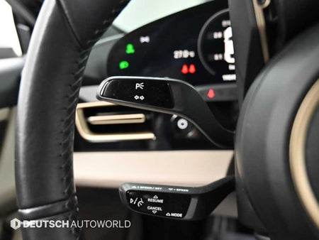 Porsche Taycan — photo 18