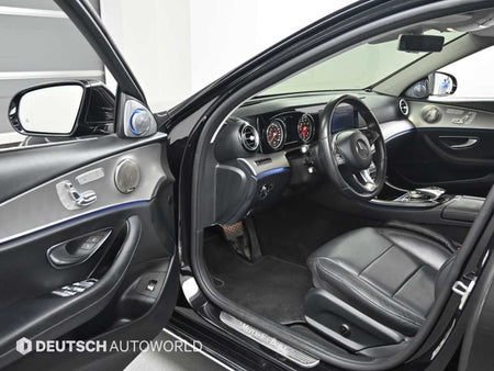 Mercedes-Benz E-Class — photo 11