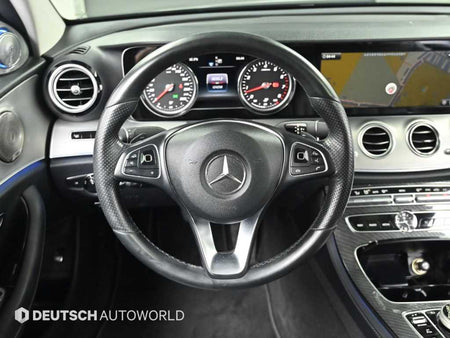 Mercedes-Benz E-Class — photo 13