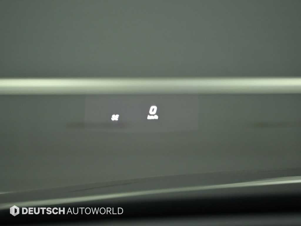 Mercedes-Benz E-Class — photo 17