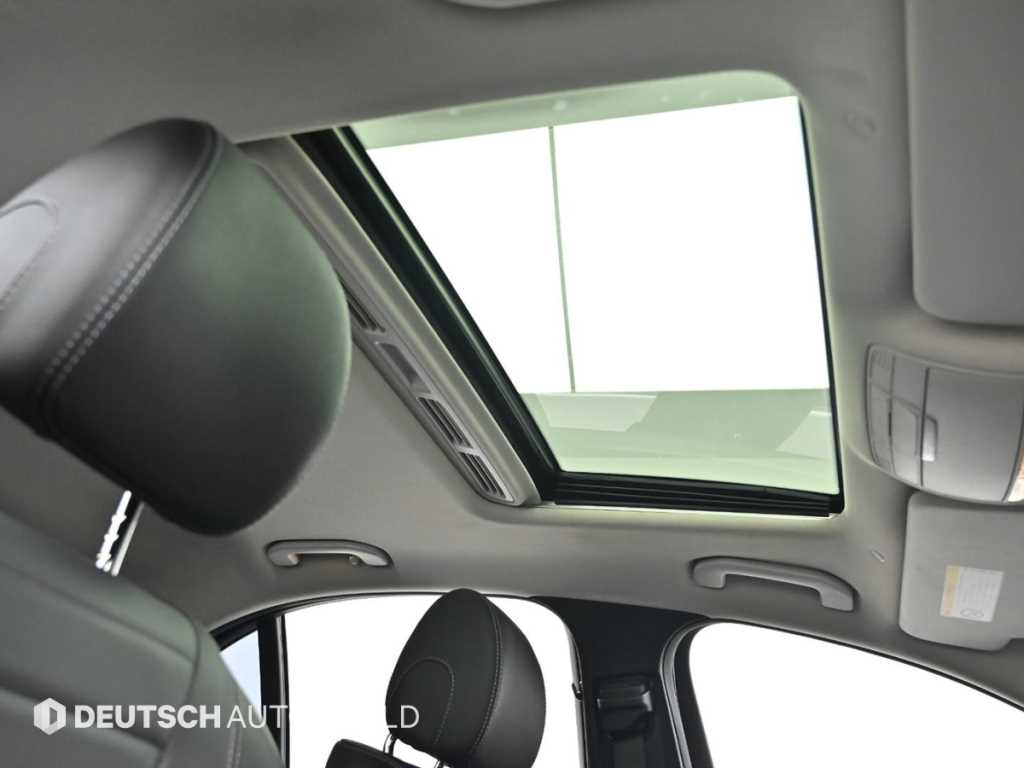 Mercedes-Benz E-Class — photo 18