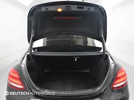 Mercedes-Benz E-Class — photo 19