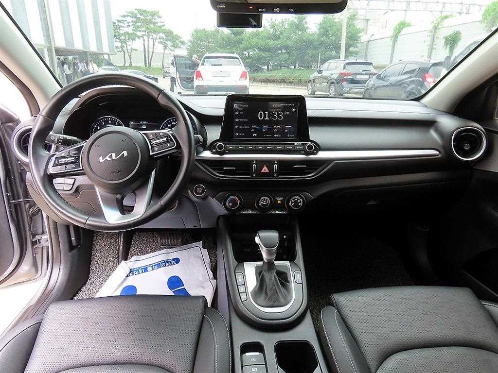 Kia K3 — photo 07