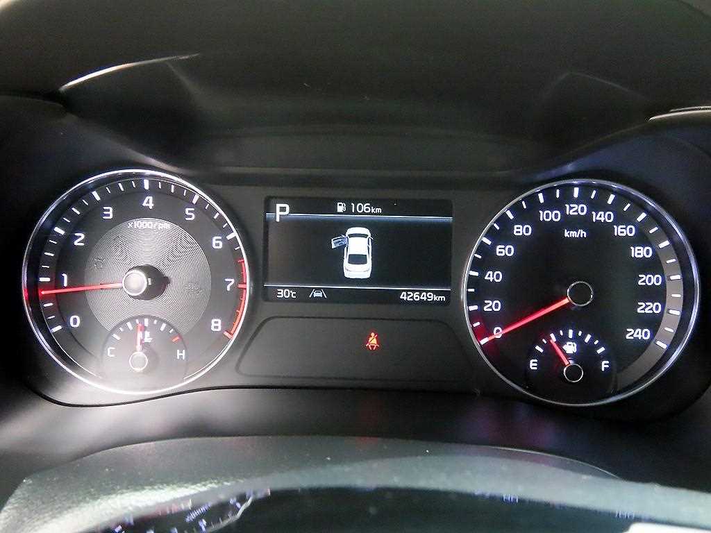 Kia K3 — photo 09
