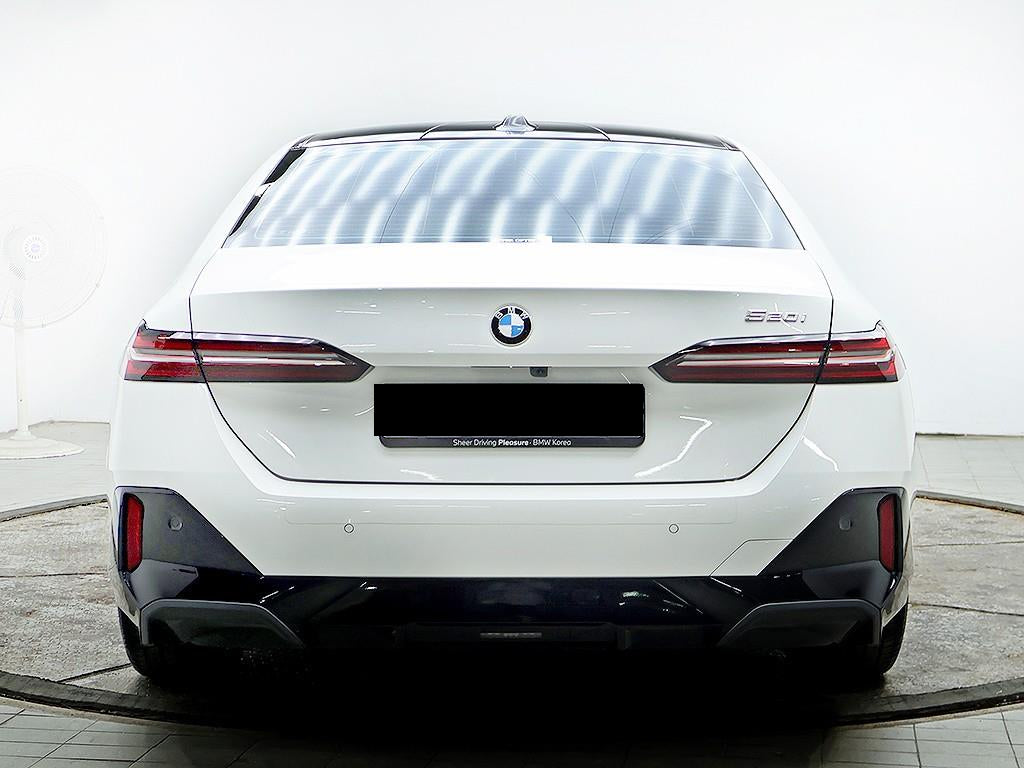 BMW 5-Series — photo 03