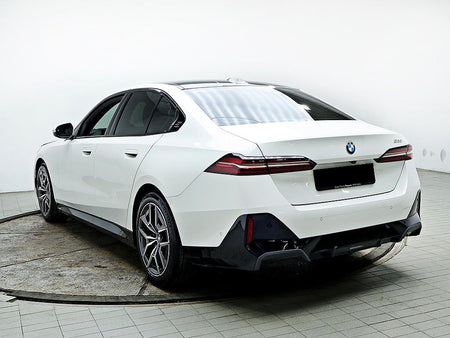 BMW 5-Series — photo 04