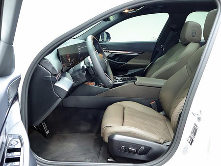 BMW 5-Series — photo 11