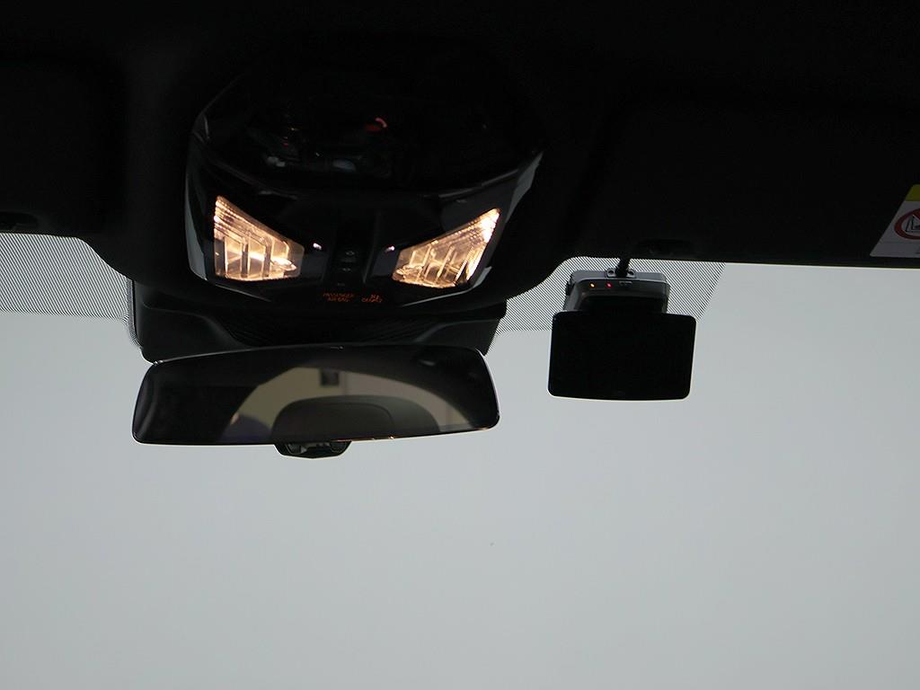 BMW 5-Series — photo 14