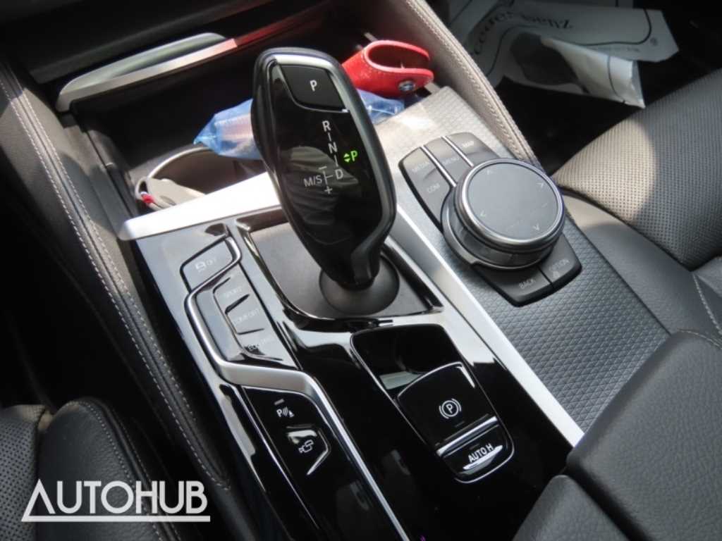 BMW 5-Series — photo 07