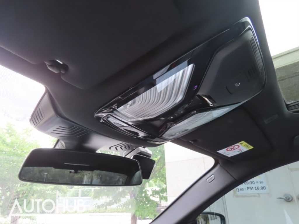 BMW 5-Series — photo 11