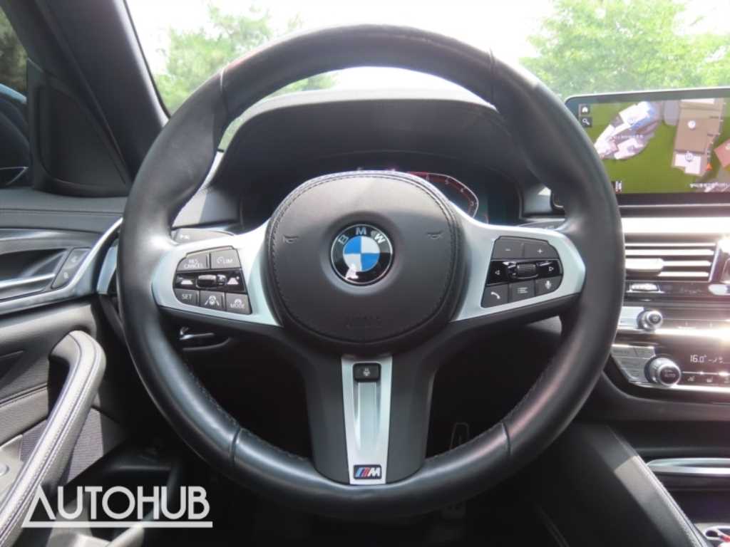 BMW 5-Series — photo 17