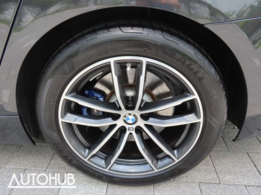 BMW 5-Series — photo 18