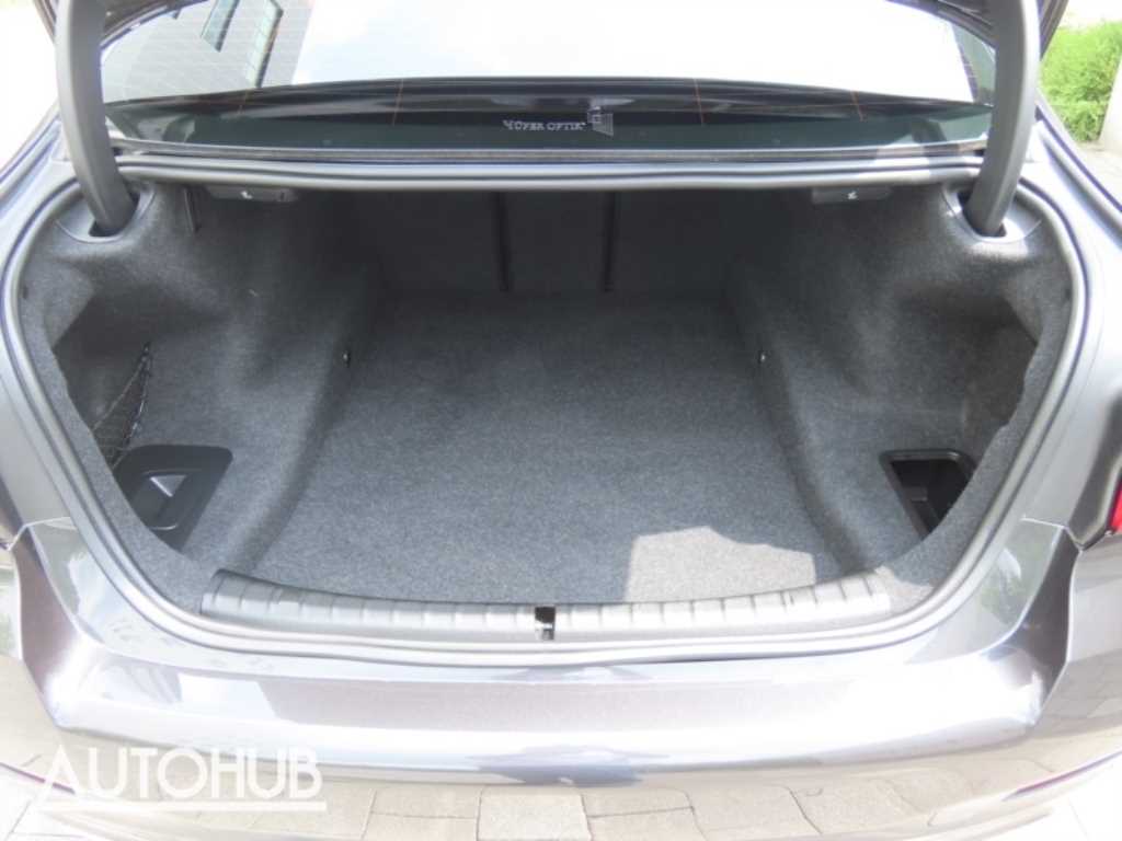 BMW 5-Series — photo 19