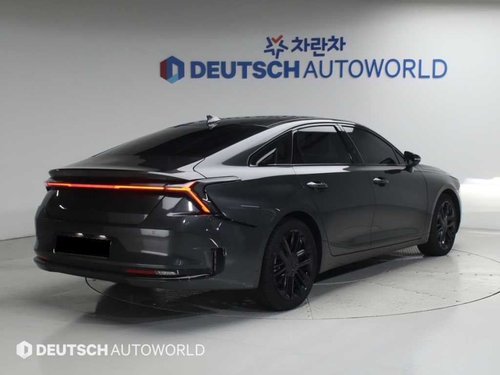 Kia K8 — photo 02