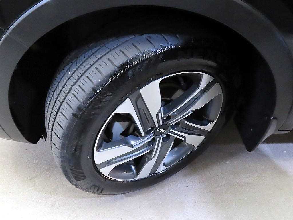 Kia Sorento — photo 20