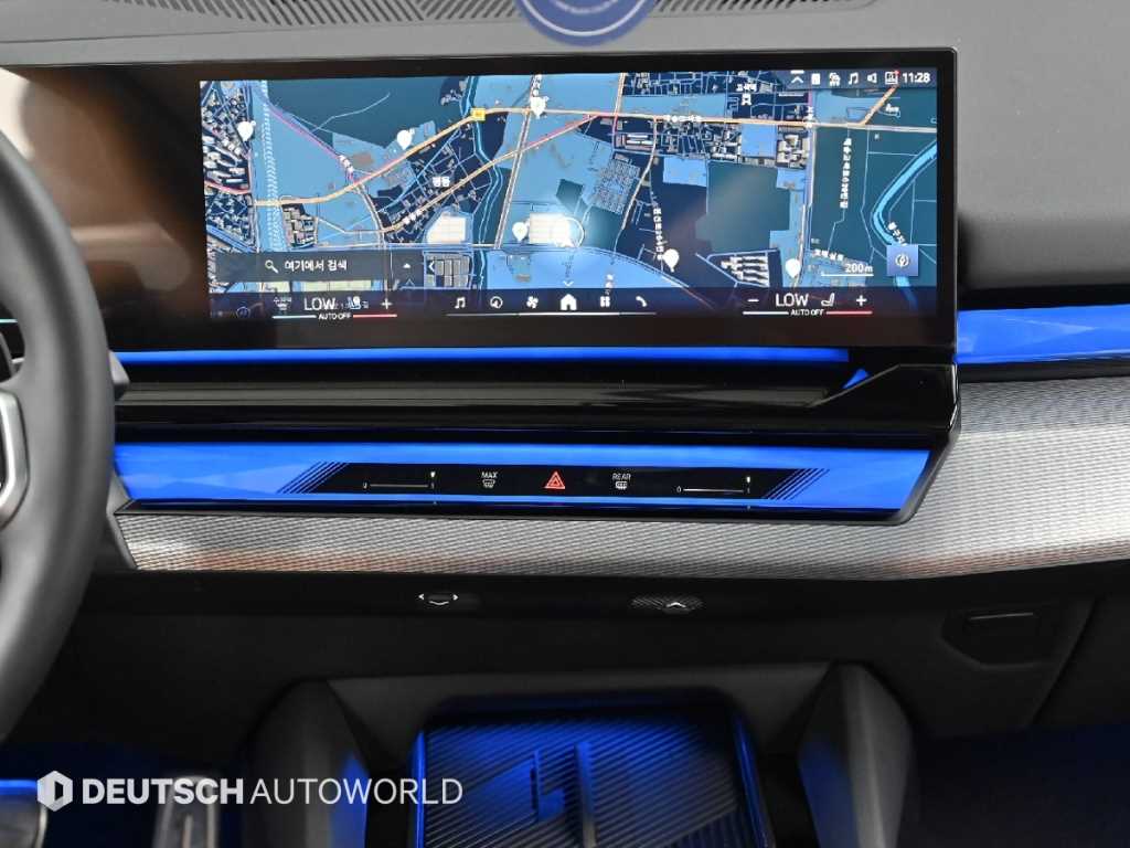 BMW 5-Series — photo 14
