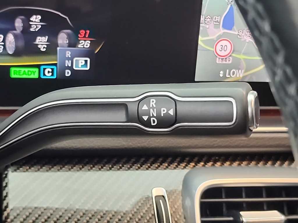 Mercedes-Benz GLE-Class — photo 08