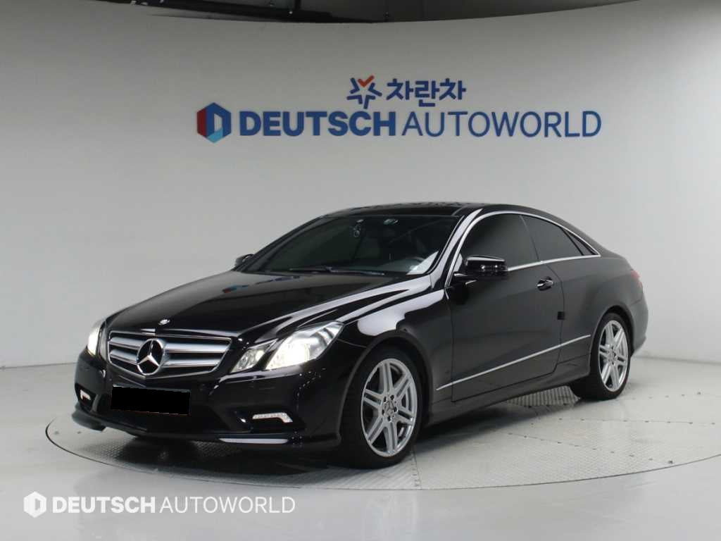 Mercedes-Benz E-Class — photo 01