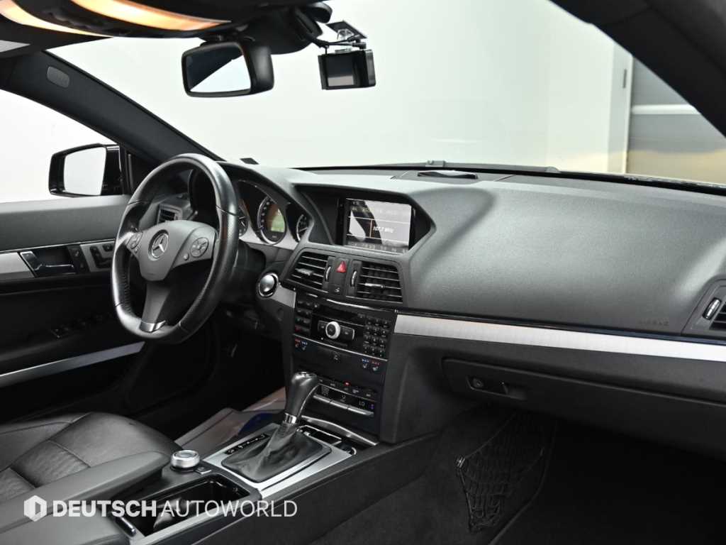 Mercedes-Benz E-Class — photo 07