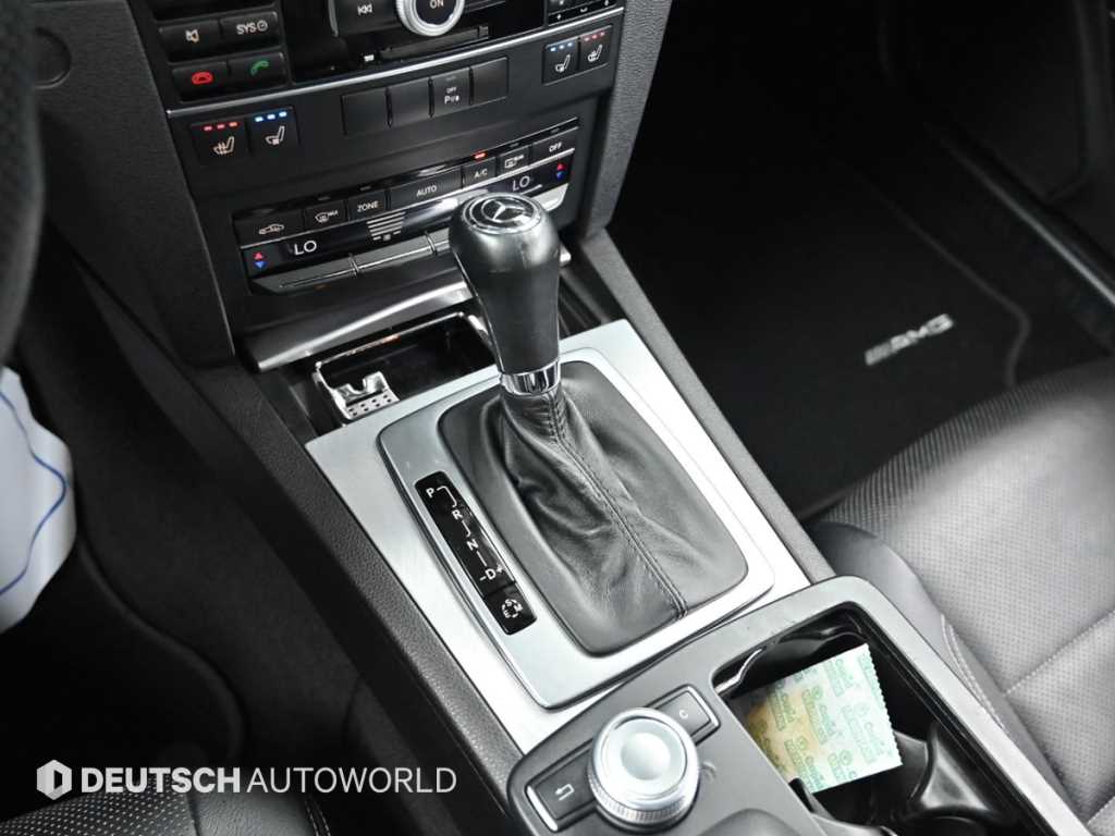Mercedes-Benz E-Class — photo 09