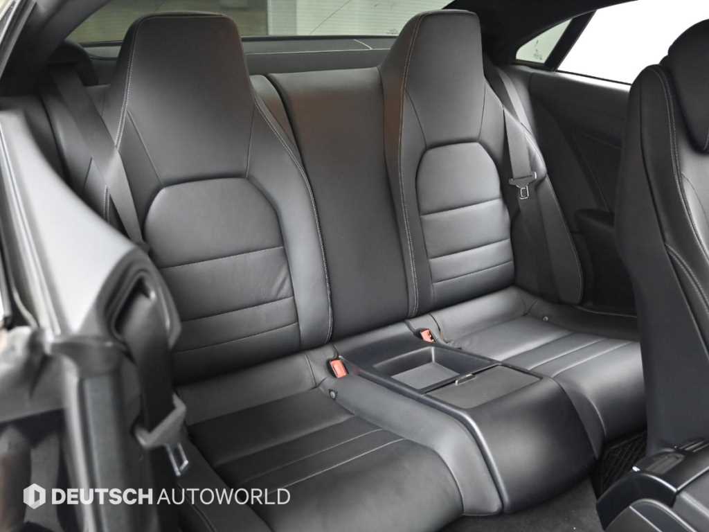 Mercedes-Benz E-Class — photo 12
