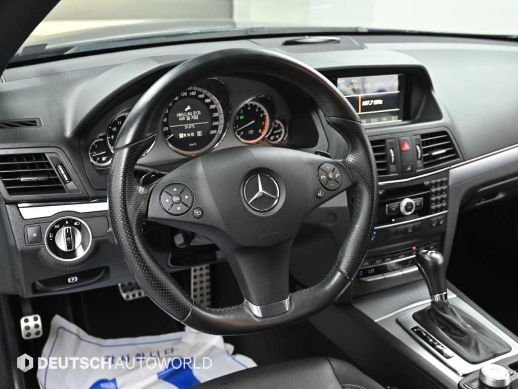 Mercedes-Benz E-Class — photo 13