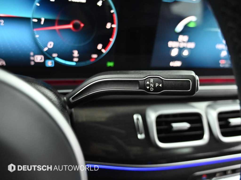 Mercedes-Benz GLE-Class — photo 09