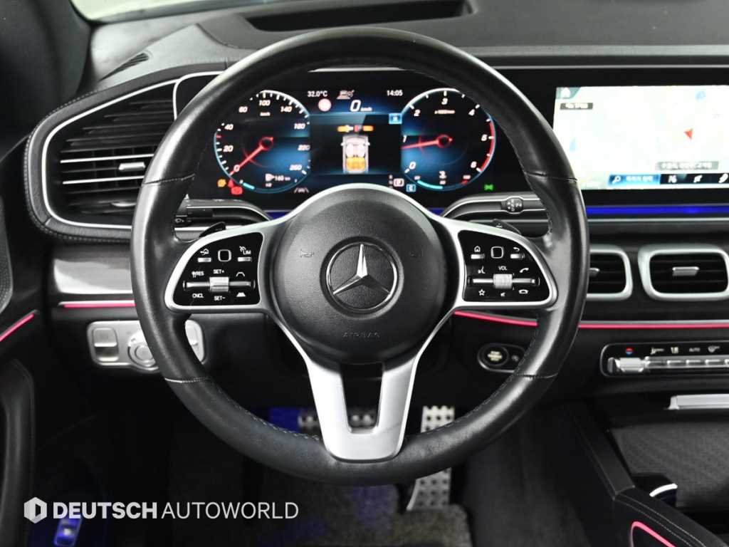 Mercedes-Benz GLE-Class — photo 13