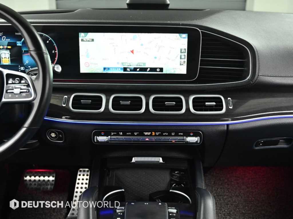 Mercedes-Benz GLE-Class — photo 14