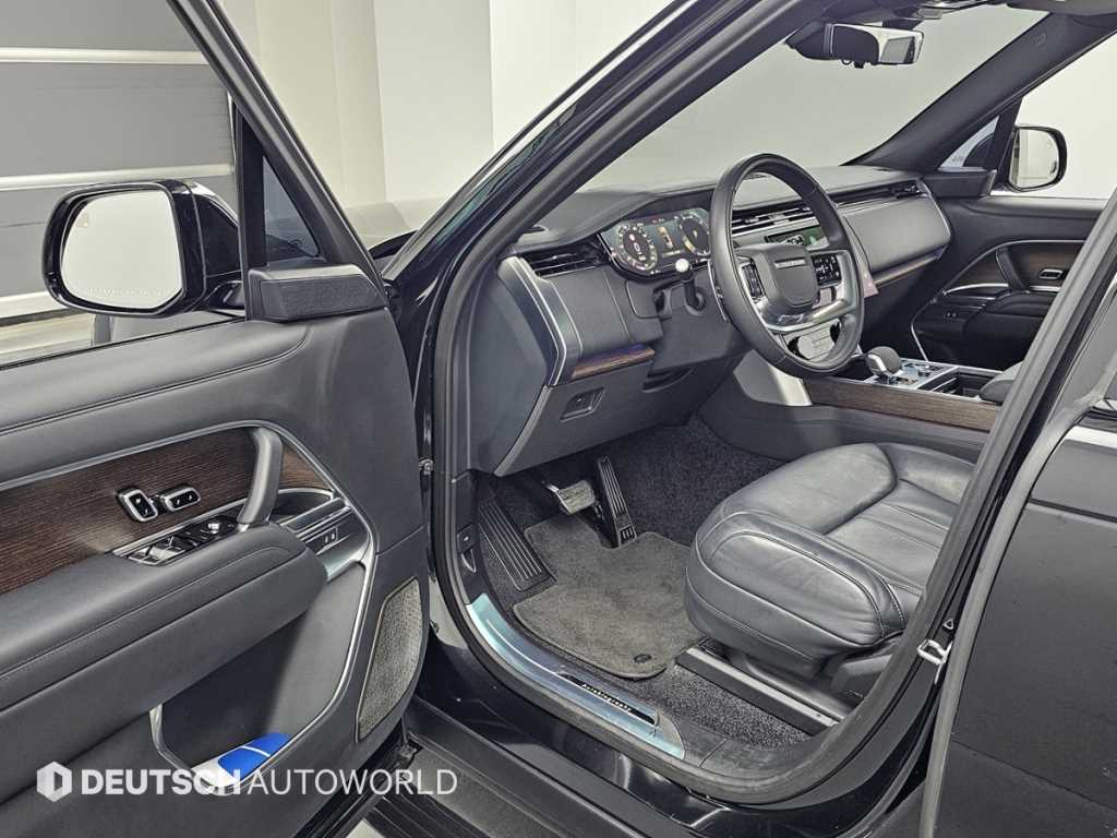 Land Rover Range Rover — photo 11