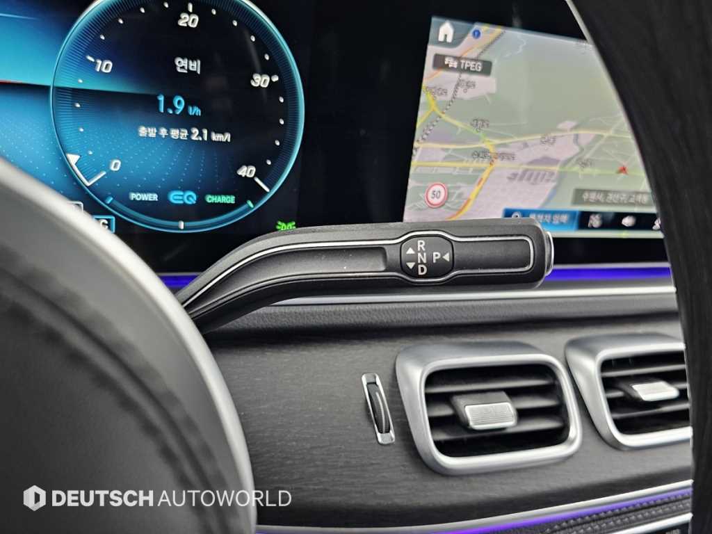 Mercedes-Benz GLS-Class — photo 09