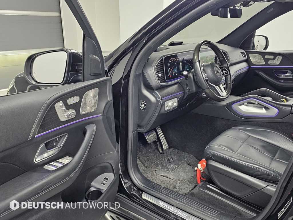 Mercedes-Benz GLS-Class — photo 11