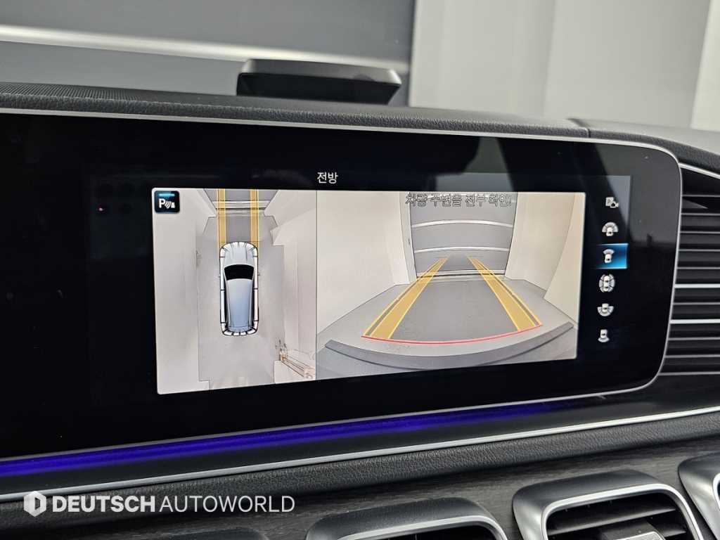 Mercedes-Benz GLS-Class — photo 15