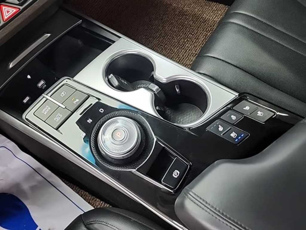Kia K8 — photo 08