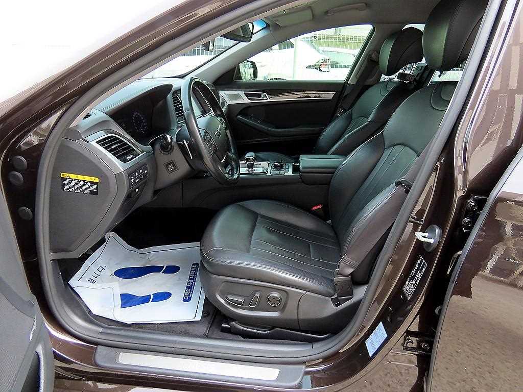 Genesis G80 — photo 05