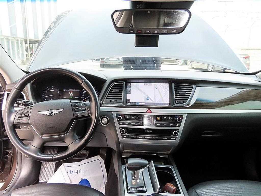 Genesis G80 — photo 07