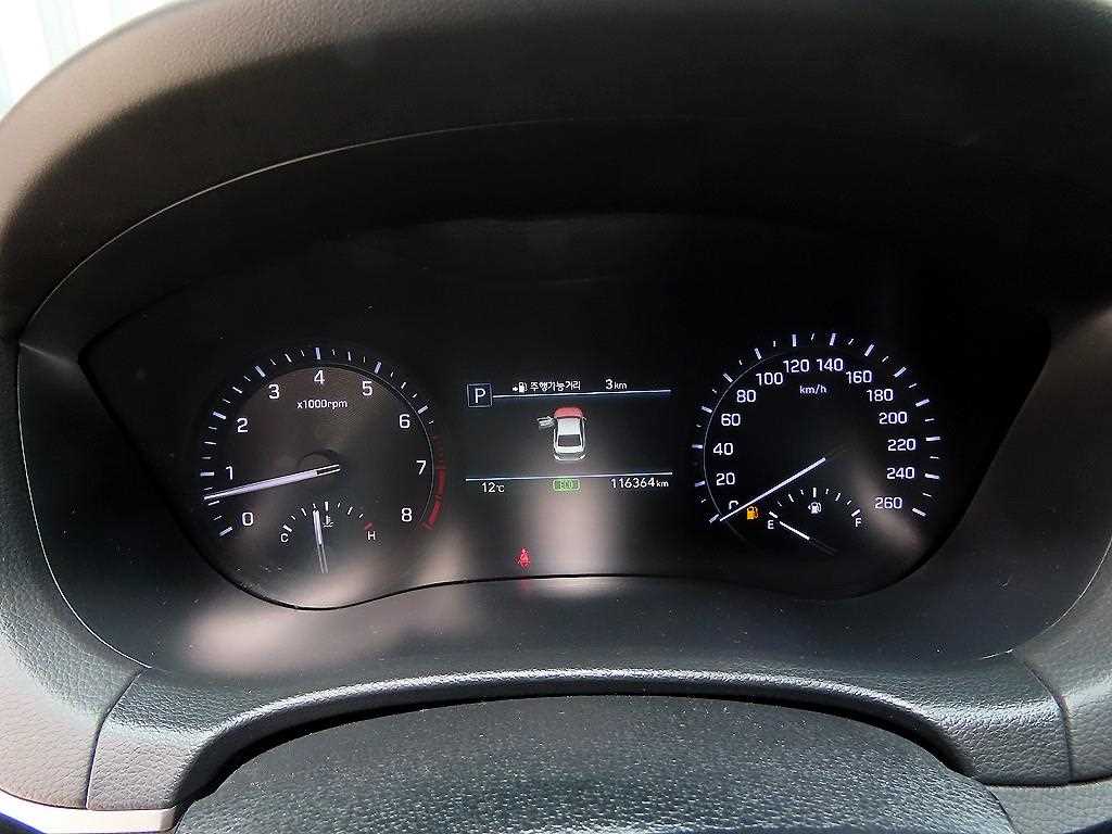 Genesis G80 — photo 09