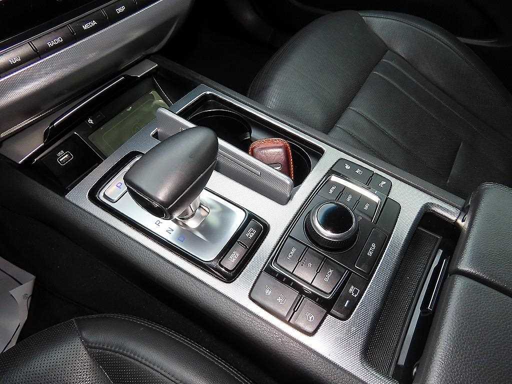 Genesis G80 — photo 11
