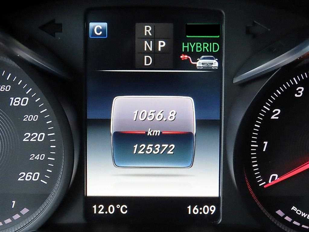 Mercedes-Benz GLC-Class — photo 09