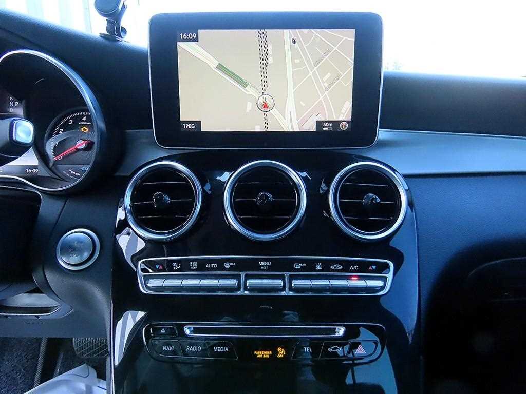 Mercedes-Benz GLC-Class — photo 12
