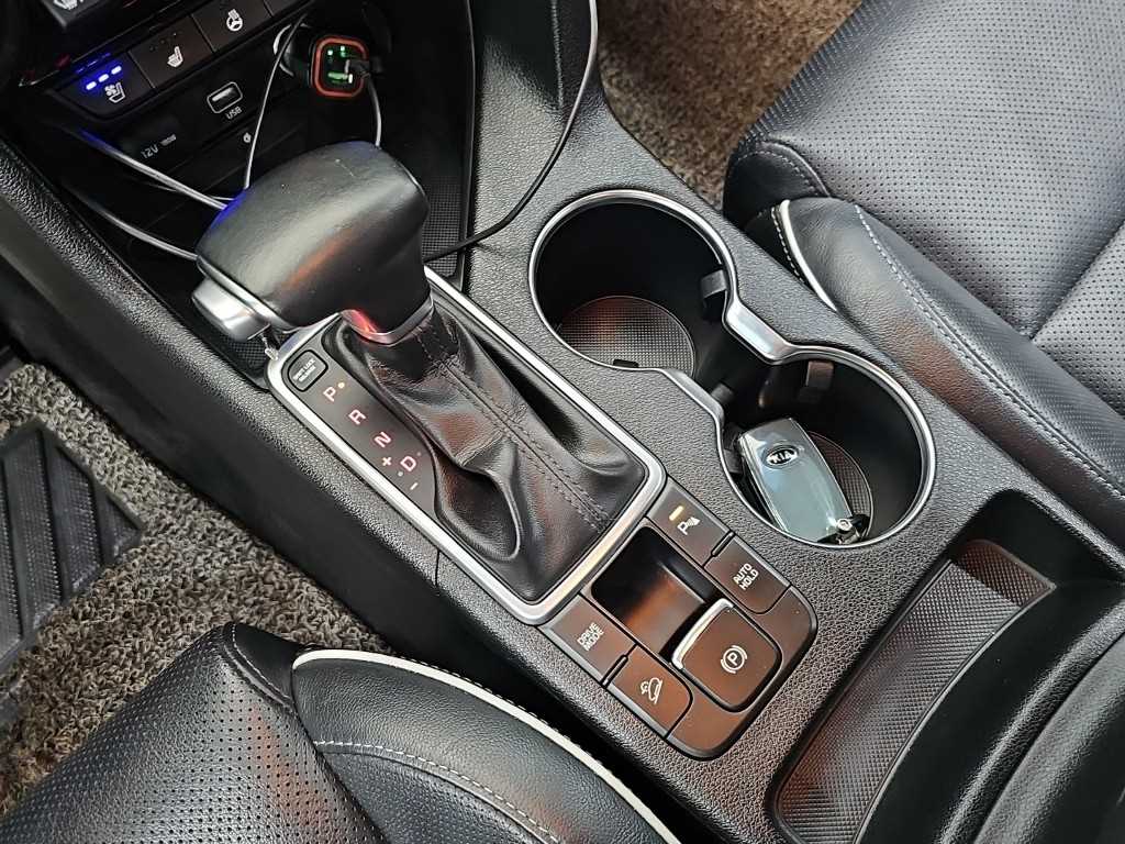 Kia Sportage — photo 08
