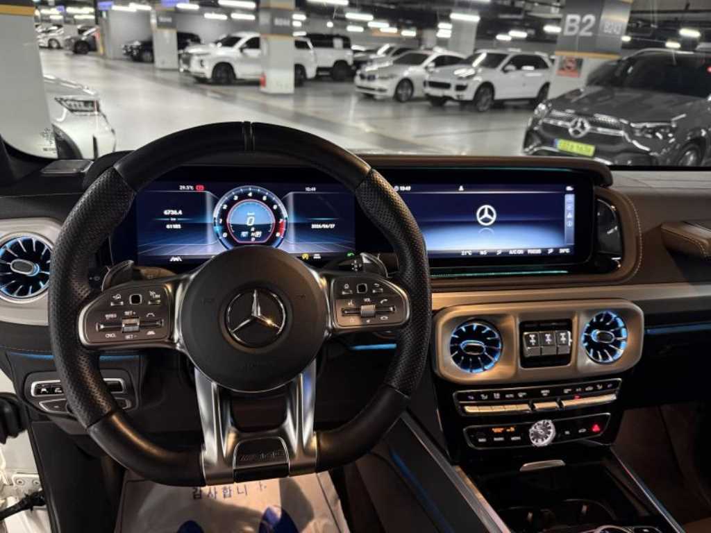 Mercedes-Benz G-Class — photo 08