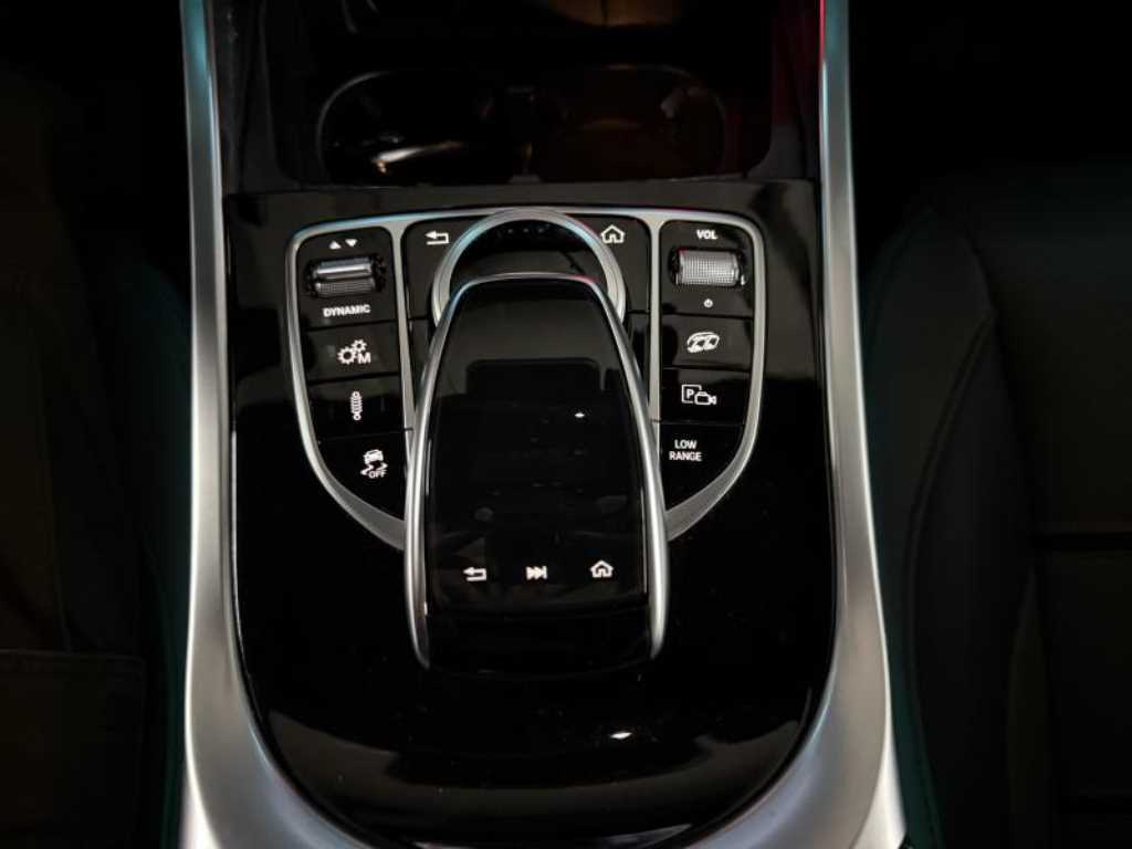 Mercedes-Benz G-Class — photo 12